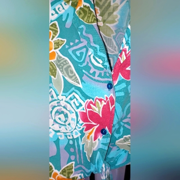 Hilo Hattie Cropped Blouse - Picture 4 of 4